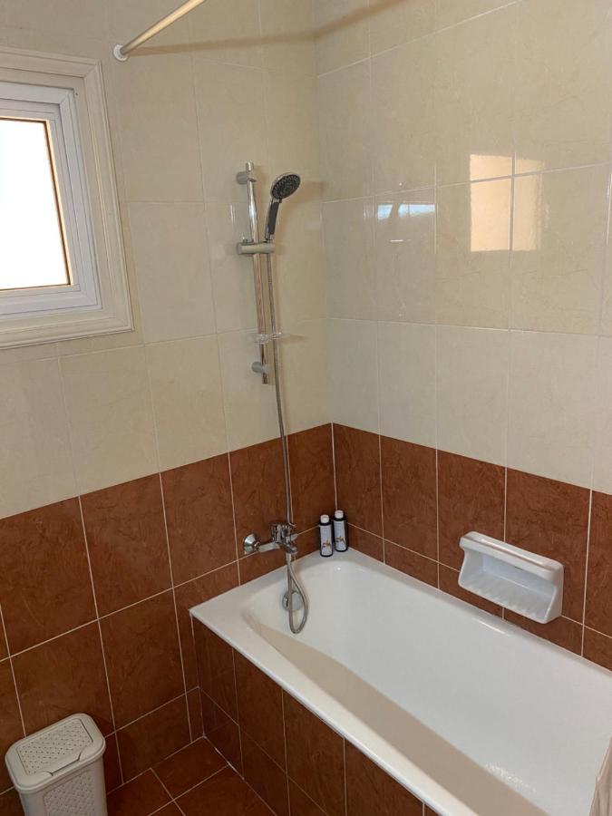 Ferienwohnung Holiday City Center Larnaka Exterior foto